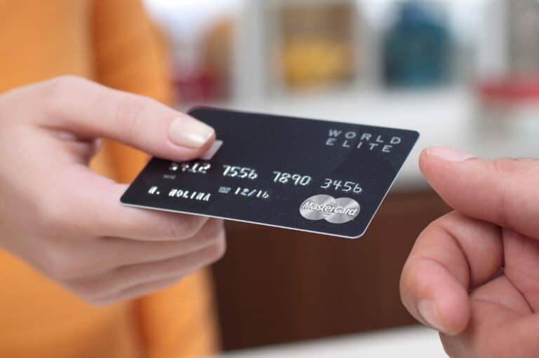 Comment une carte bancaire peut être bloquée Et que faire pour la débloquer