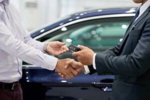 Pourquoi vaut-il mieux comparer les offres auto avant d'acheter