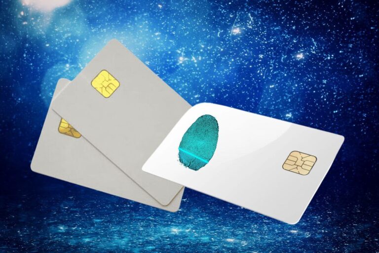Les cartes bancaires du futur en réflexion.