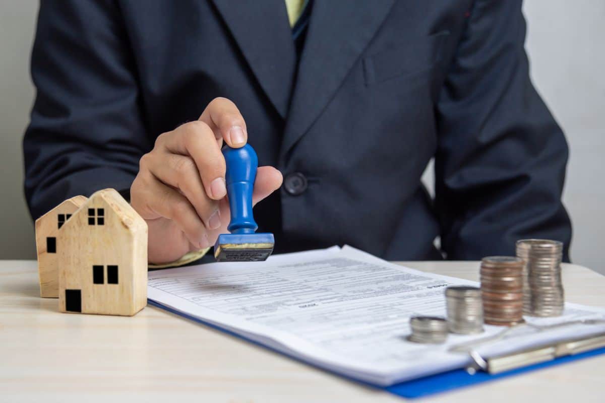 Validation d'un prêt immobilier après détermination du taux d'intérêt. 