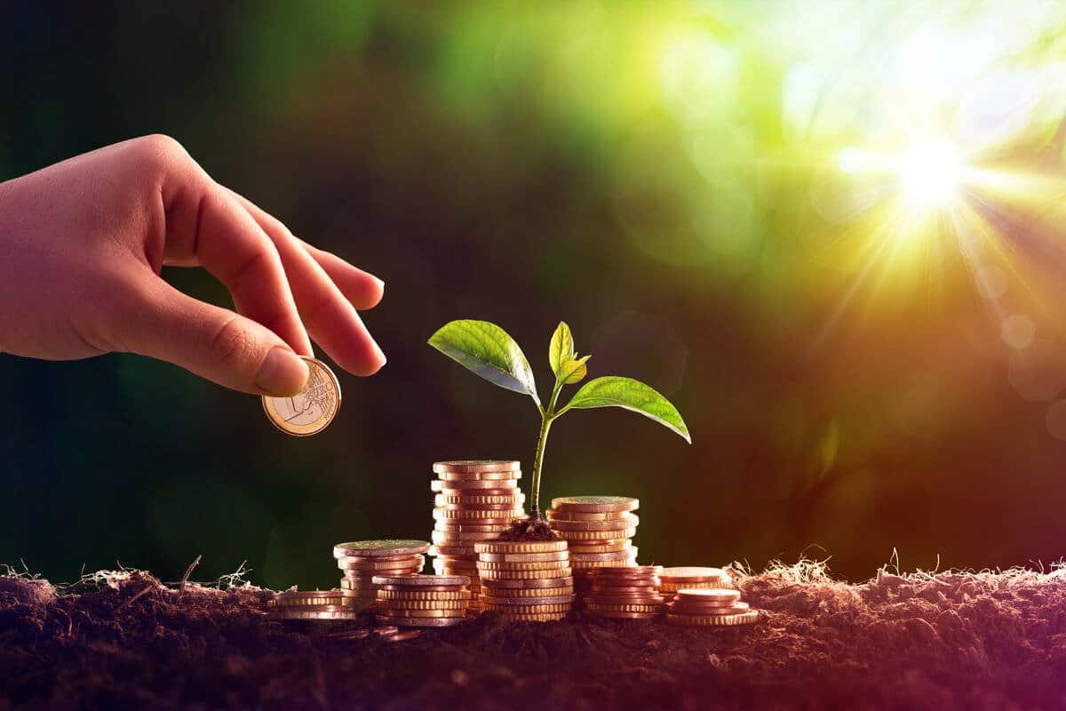 Une image illustrant un graphique en flèche ascendante symbolisant la popularité croissante de l'investissement socialement responsable (ISR).