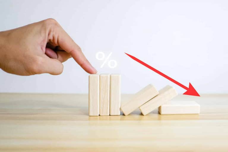 Baisse des taux immobiliers : faut-il acheter maintenant ou attendre pour obtenir un meilleur crédit ?